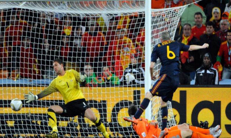 Top 10 bàn thắng quan trọng nhất lịch sử bóng đá - Iniesta cũng có tên